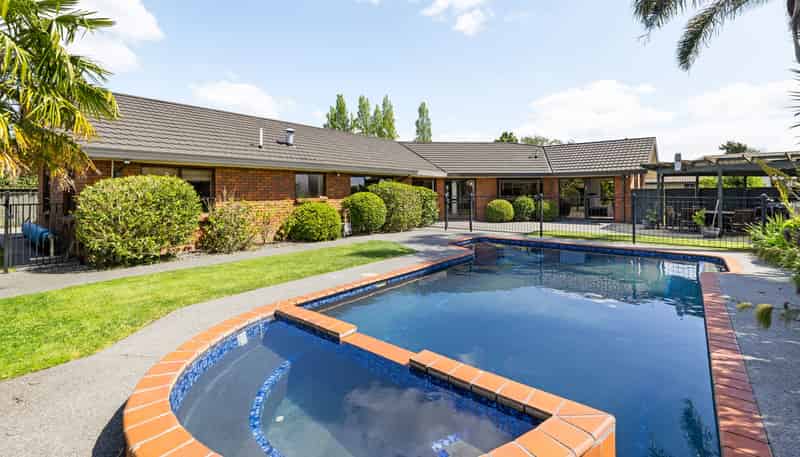 10 Harrowfield Drive, Harrowfield