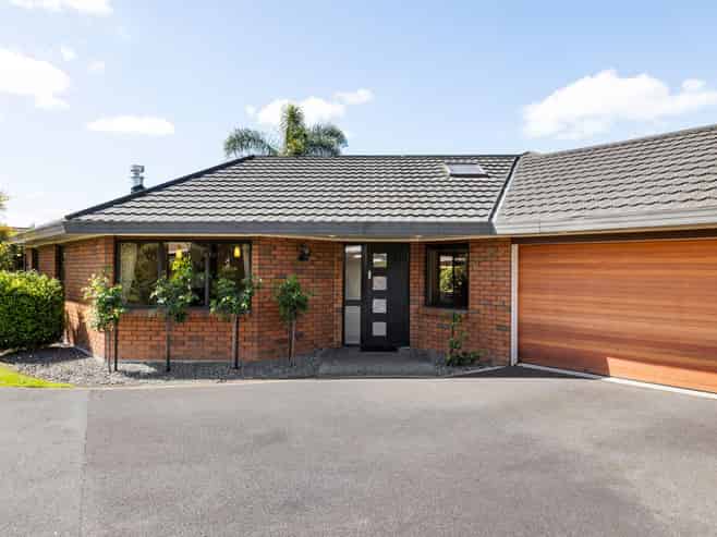 10 Harrowfield Drive, Harrowfield