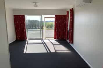 1/820 State Highway 1, Manakau
