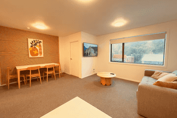 1/206 Main South Road, Green Island