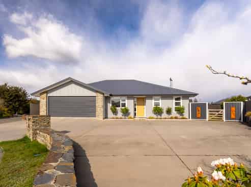 6 Unwin Place, Twizel