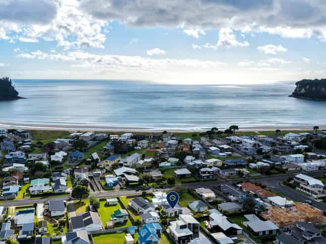 223B Ocean Road, Whangamata