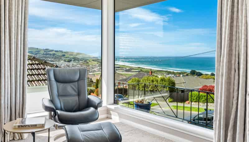 148 Easther Crescent, Kew