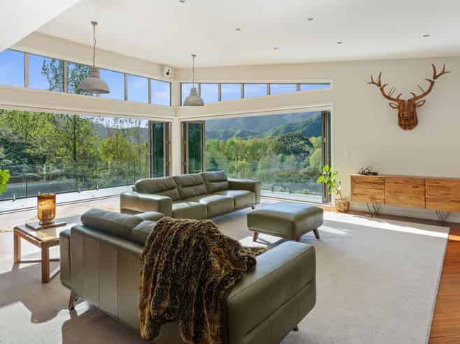 125 Nikau Palm Road, PARAPARAUMU