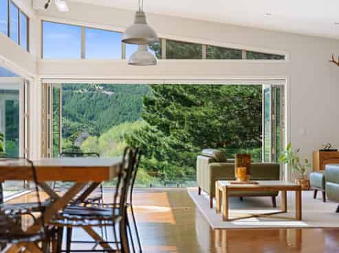 125 Nikau Palm Road, PARAPARAUMU