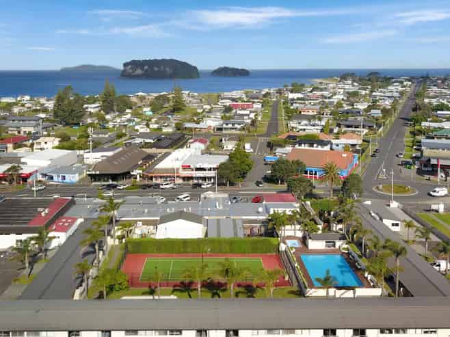 2/415 Port Road, Whangamata