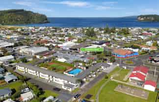 2/415 Port Road, Whangamata