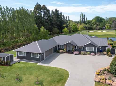 10 Burntwood Lane, Pegasus