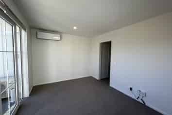 135 Nursery Road, Linwood