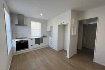 135 Nursery Road, Linwood