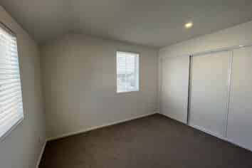 135 Nursery Road, Linwood