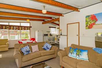 1A  Bruce Street (Upstairs), Whitianga