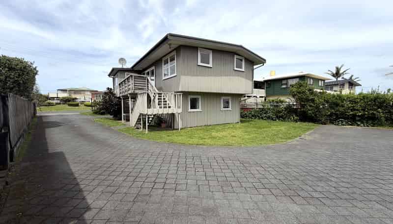 1A  Bruce Street (Upstairs), Whitianga