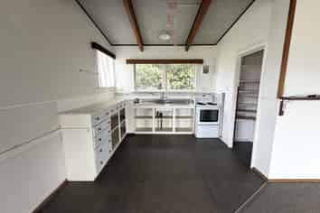 1A  Bruce Street (Upstairs), Whitianga