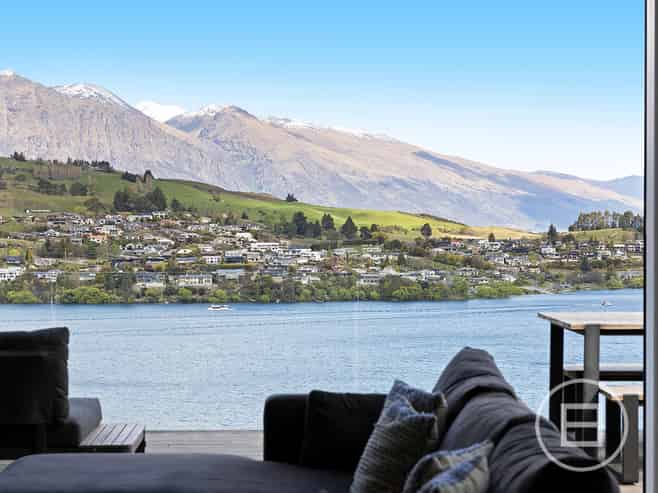 9B St Mathews Place, QUEENSTOWN HILL