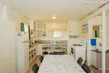 1A  Bruce Street (Downstairs), Whitianga