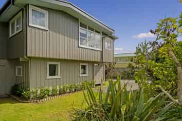1A  Bruce Street (Downstairs), Whitianga