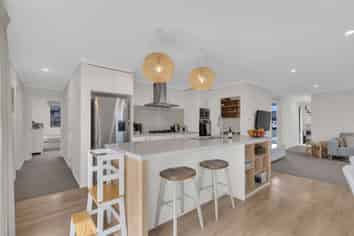 7 Thomas Way, Brightwater