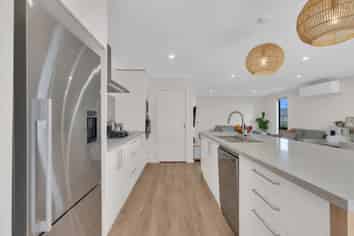 7 Thomas Way, Brightwater