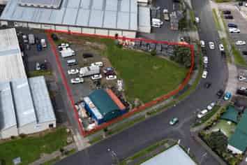 Metalled secured yard | 2,300sqm