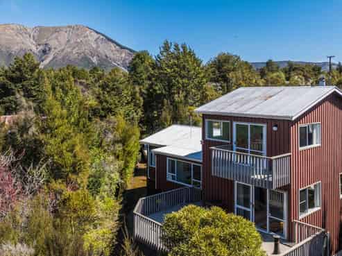 6 Hill Road, St Arnaud