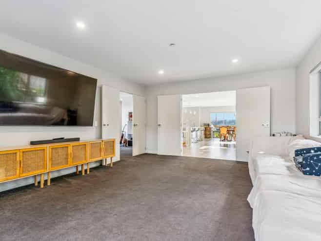 220 Forest Hill Road, Waiatarua