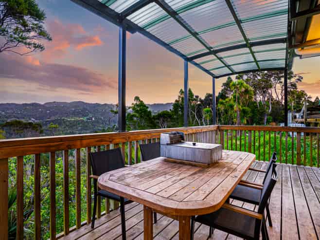 220 Forest Hill Road, Waiatarua