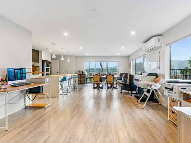 220 Forest Hill Road, Waiatarua