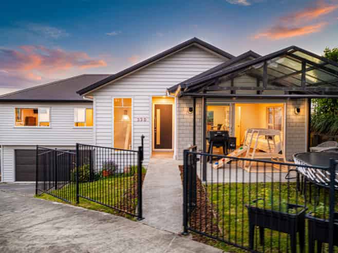 220 Forest Hill Road, Waiatarua