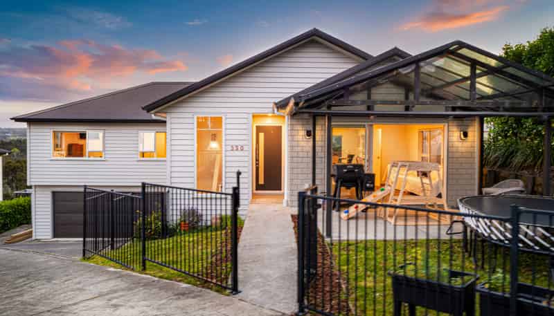 220 Forest Hill Road, Waiatarua