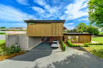 150 North Belt, Lincoln
