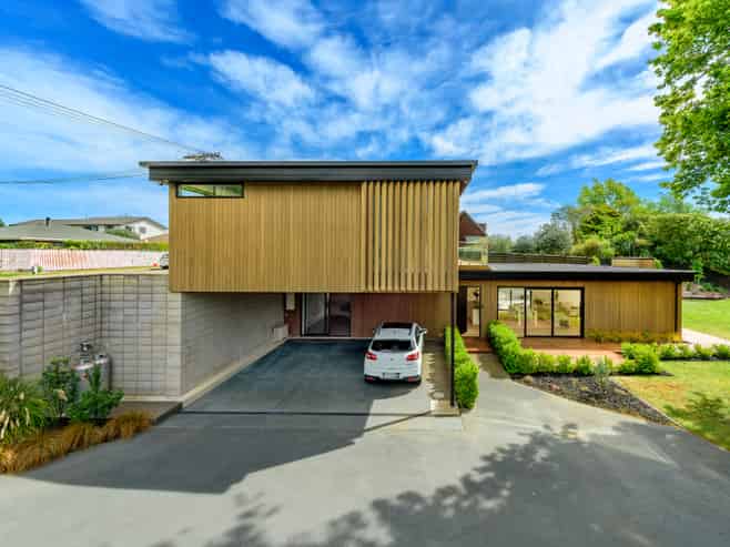 150 North Belt, Lincoln