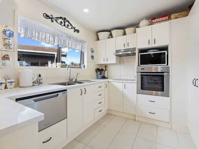 2/12 Moenui Avenue, Orewa