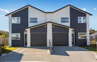 8 Parekareka Lane, Porirua