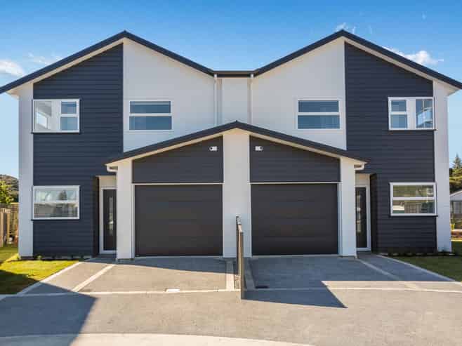 8 Parekareka Lane, Porirua