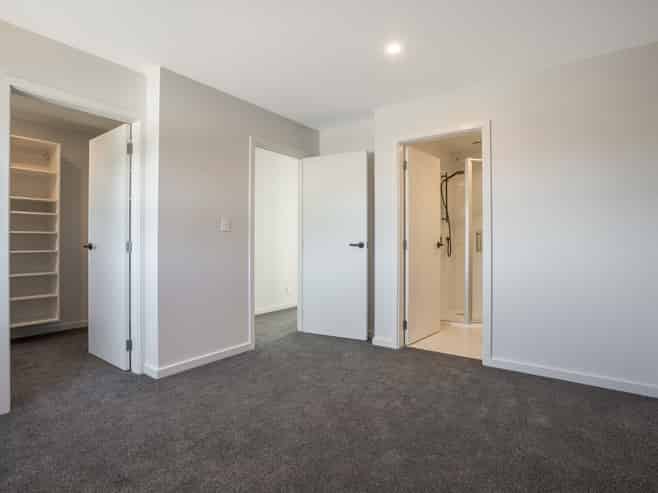 8 Parekareka Lane, Porirua