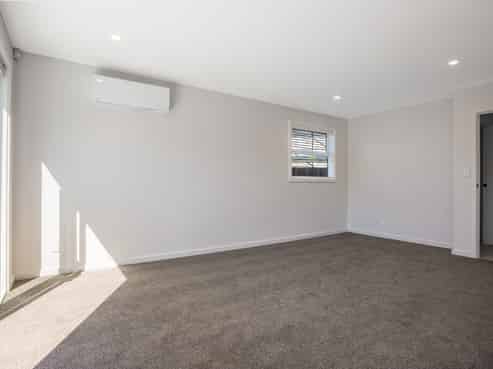 8 Parekareka Lane, Porirua