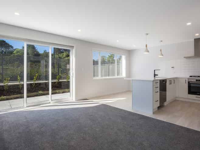 8 Parekareka Lane, Porirua