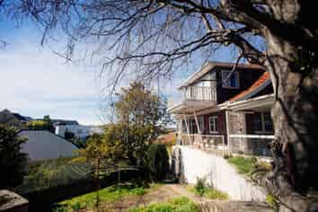 Room 2/Unit 1, 35 Heriot Row, Dunedin Central