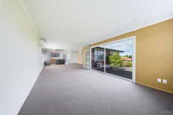8 Kowhai Street, Highfield