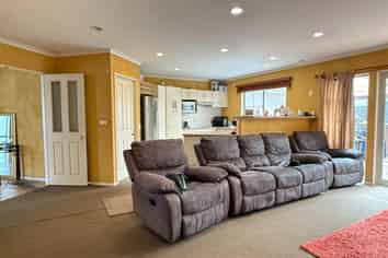 10 Tyburn Lane, Unsworth Heights
