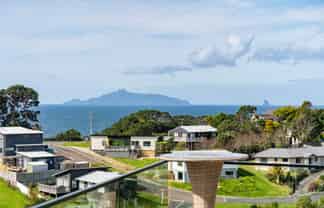 13 Starlight Place, Langs Beach
