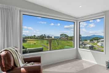13 Starlight Place, Langs Beach