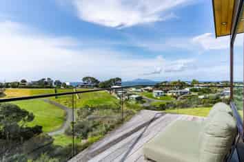 13 Starlight Place, Langs Beach