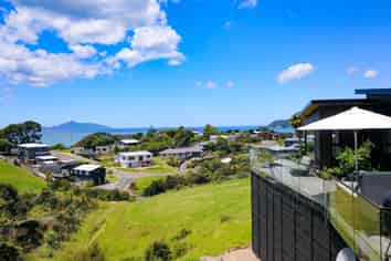 13 Starlight Place, Langs Beach