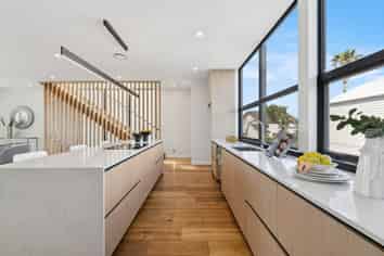 8B Sayegh Street, Saint Heliers