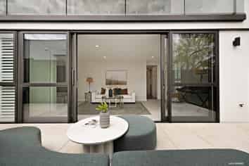 8B Sayegh Street, Saint Heliers