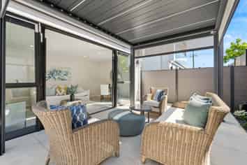 8B Sayegh Street, Saint Heliers