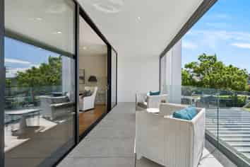 8B Sayegh Street, Saint Heliers