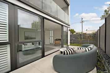 8B Sayegh Street, Saint Heliers